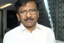 पार्टी में टूट की खबरें पूरी तरह भ्रामक, हमारे नौ सांसद एकजुट : संजय राउत